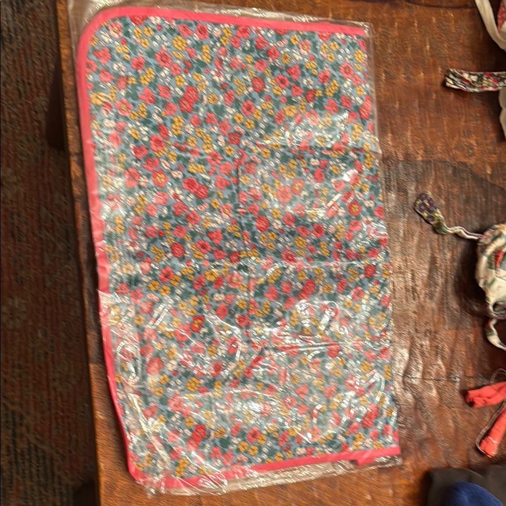 Boden Floral Apron with Pink Trim - Picture 2 of 4